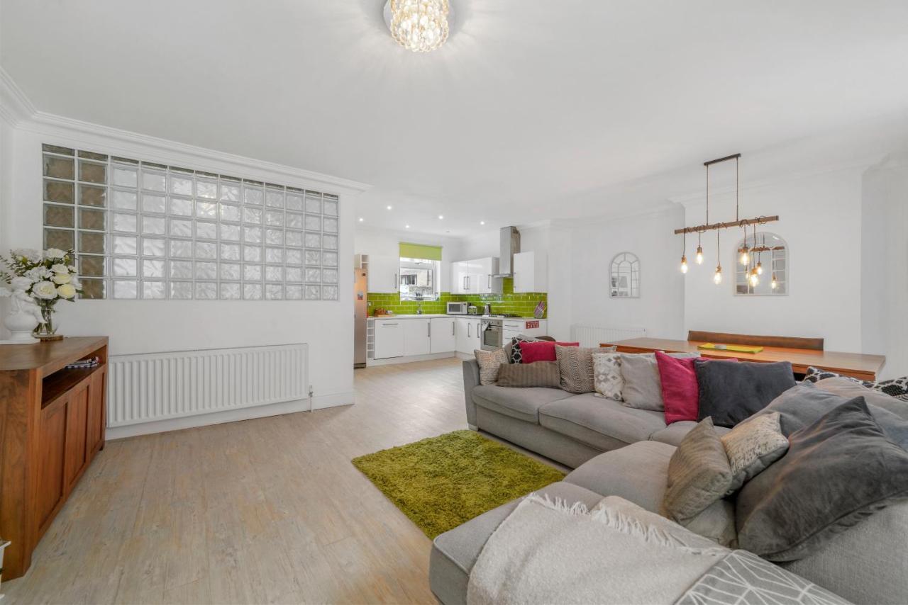 Apartment 30 Percent Off! The Gem - 4 Bedrooms