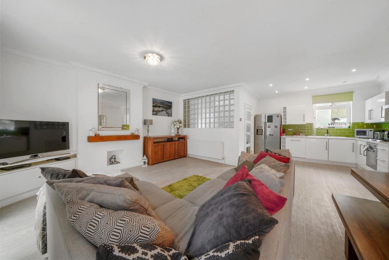 30 Percent Off! The Gem - 4 Bedrooms *