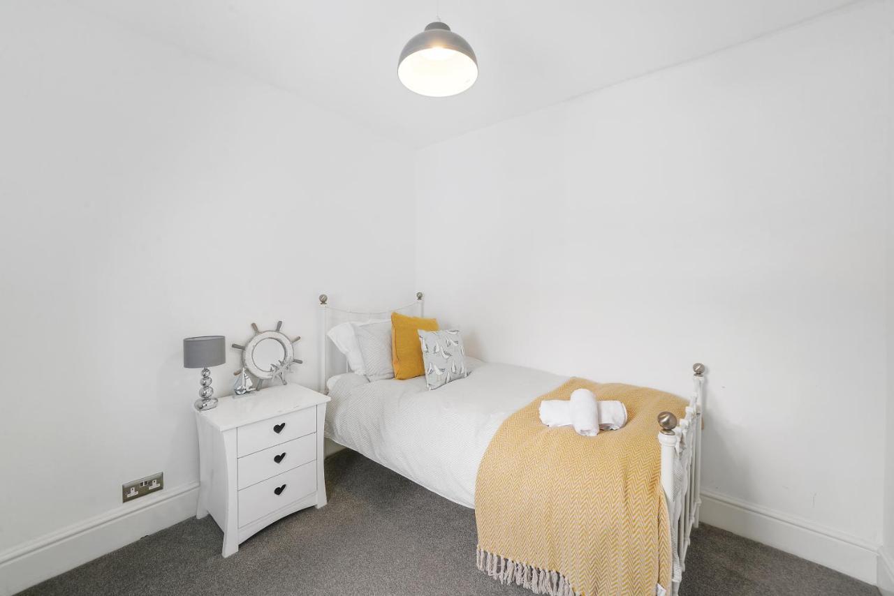Apartment 30 Percent Off! The Gem - 4 Bedrooms
