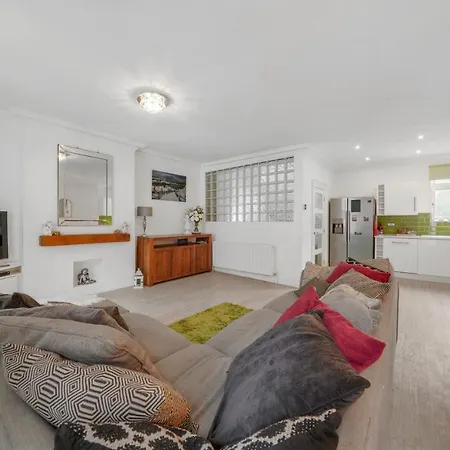 30 Percent Off! The Central Whitby Gem - 4 Bedrooms Exterior foto